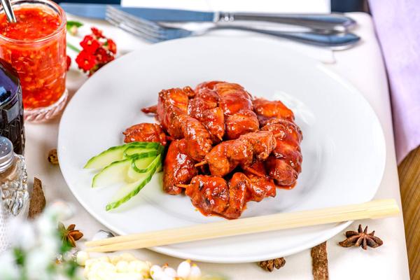 Frigărui de Pui în Sos Ketchup